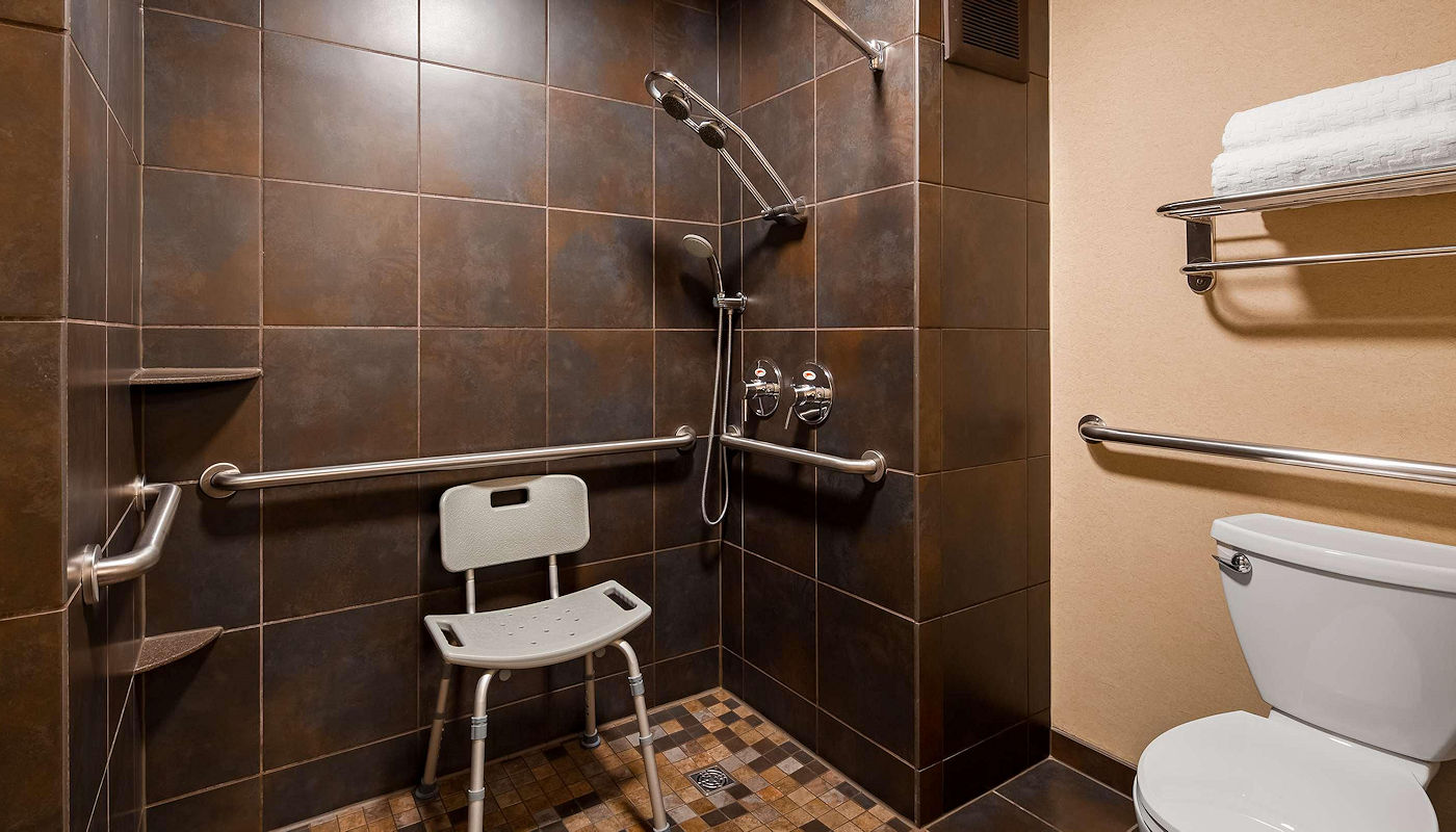 King and Double Queen Accessible Guestrooms - Best Western Plus Superior Inn Grand Marais MN