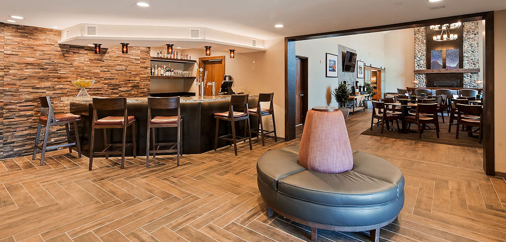 Cove Bar & Bistro - Best Wester Plus Superior Inn Grand Marais